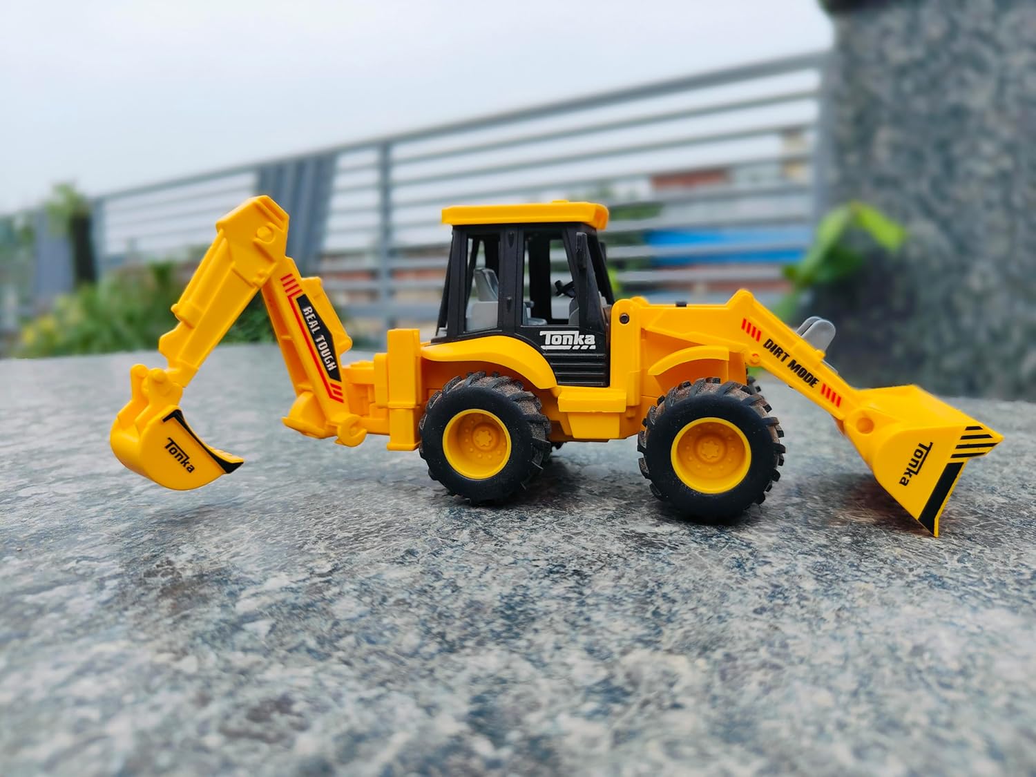 Amisha Gift Gallery Plastic Construction Realistic Engineer Vehicle Pushdozer Excavator Bulldozer Construction Toys Truck Machine for Kids Moveable Parts Construction Toys Truck for Kids